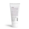 Eine 75 ml (2,54 fl. oz.) weiße Tube Aronia Handcreme steht aufrecht auf weißem Untergrund. Auf der Rückseite finden Sie Produktinformationen, Inhaltsstoffe und Anwendungshinweise in mehreren Sprachen. Aronia Handcreme online kaufen.