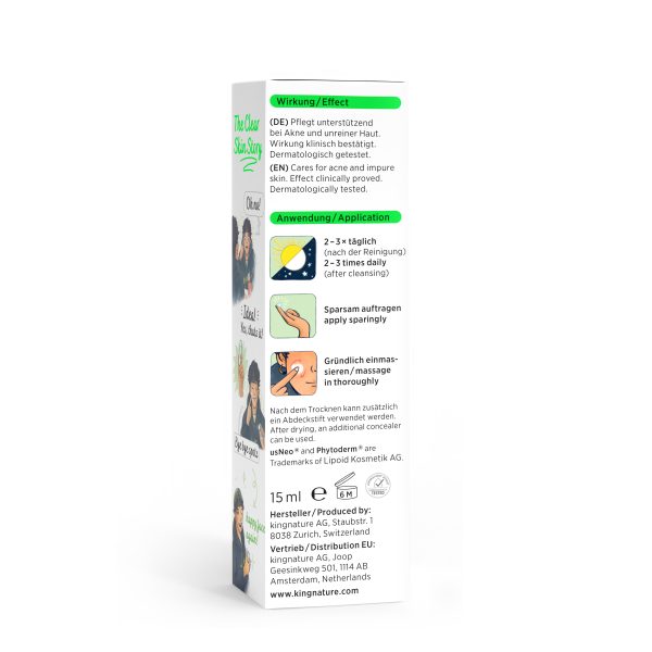 ClearSkinGel_Box_Back_WhiteBG Auf der Seite einer Hautpflegeproduktverpackung befindet sich eine Anleitung in Deutsch und Englisch mit illustrierten Anwendungsschritten. Details umfassen Anwendungshäufigkeit, empfohlene Menge, gründliches Einmassieren, 15 ml Volumen und Herstellerinformationen.