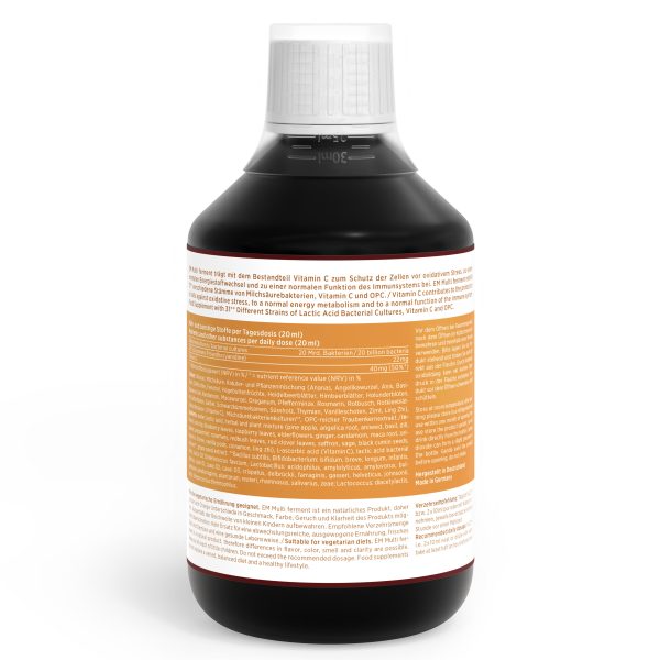 Eine braune Plastikflasche mit weißem Verschluss und orange-weißem Etikett mit ausführlichen Produktinformationen und Nährwertangaben in deutscher Sprache; der Text nimmt den größten Teil der sichtbaren Oberfläche der Flasche ein und hebt die wichtigsten Inhaltsstoffe hervor.