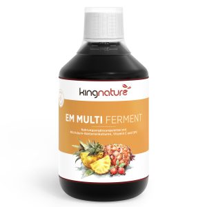 Eine Flasche Nahrungsergänzungsmittel Kingnature EM Multi Ferment mit Bildern von Ananas, Beeren und Kräutern auf dem Etikett, einem weißen Deckel und orangefarbenen Designakzenten für ein lebendiges Aussehen.