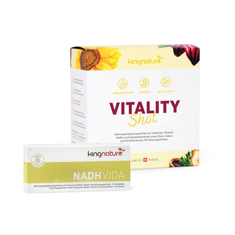 Das Energiepaket Basic beinhaltet zwei Swiss Made kingnature Nahrungsergänzungsmittel: eine große Vitality Shot Box (Immunsystem, Energie, Zellschutz) und eine kleinere NADH VIDA Box.