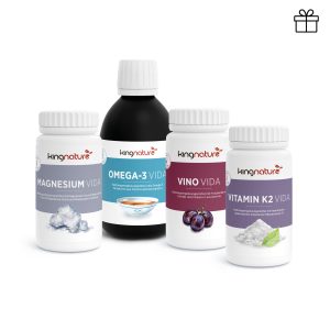 Vier kingnature Nahrungsergänzungsmittelflaschen stehen auf weißem Hintergrund und repräsentieren das Herzpaket Medium. Oben rechts ist ein kleines Geschenksymbol zu sehen.