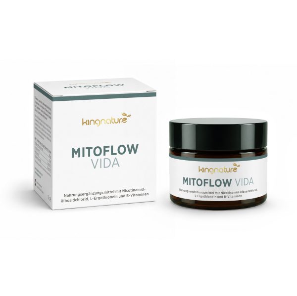 Mitoflow Vida_Box_Bottle_Front_v1.0 Eine weiße Schachtel und ein dunkles Glas mit schwarzen Deckeln, beschriftet mit „kingnature MITOFLOW VIDA“, ein Nahrungsergänzungsmittel mit Nicotinamid-Ribosid, L-Ergothionein und B-Vitaminen.