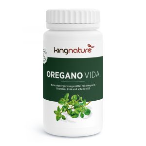 Eine weiße Flasche mit der Aufschrift Oregano Vida und Oregano-Blättern auf dem Etikett. Das Ergänzungsmittel enthält Oregano, Thymian, Zink und Vitamin D3. Jetzt Oregano Vida kaufen und wertvolle Inhaltsstoffe genießen!.
