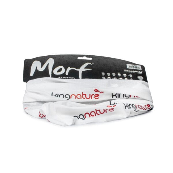 Ein weißer Halswärmer von Morf Original mit der Marke kingnature und einem roten Blattlogo liegt hübsch in seiner Verpackung.
