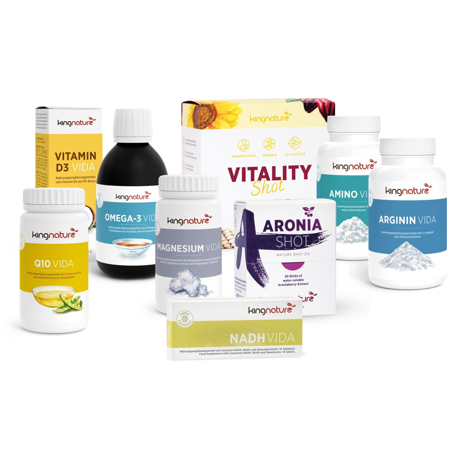 Das Sportpaket Professional von kingnature enthält Nahrungsergänzungsmittel wie Vitamin D3 VIDA, Omega-3 VIDA, Magnesium VIDA, Vitality Shot, Aronia Shot, Q10 VIDA, Amino VIDA, Arginin VIDA und NADH VIDA für eine umfassende Nährstoffunterstützung.