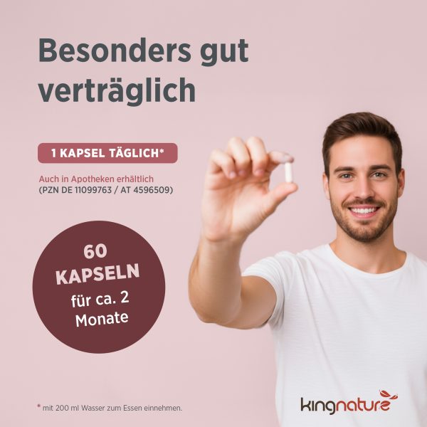 kingnature_salvestrol-2000_listing-5 Ein lächelnder Mann in einem weißen Hemd hält eine Salvestrol 2000-Kapsel in der Hand. Text: Besonders gut verträglich, 1 Kapsel täglich, 60 Kapseln für ca. 2 Monate. Unten ist das kingnature-Logo zu sehen.