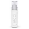 Eine weiße Flasche OPC 24 Tagescreme von Kingnature mit Pumpspender und transparentem Verschluss, auf dem Etikett ein Sonnendesign und der Produktname in Grau. Jetzt OPC 24 Tagescreme kaufen und hochwertige Pflege genießen.