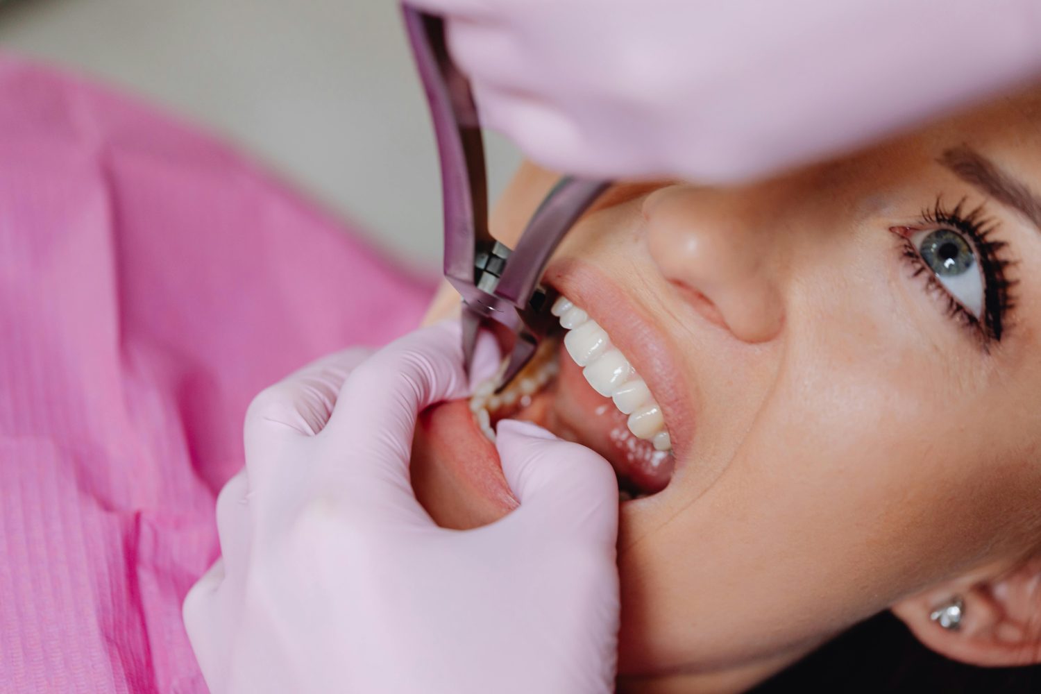 gesunde Zähne durch regelmäßige Untersuchungen